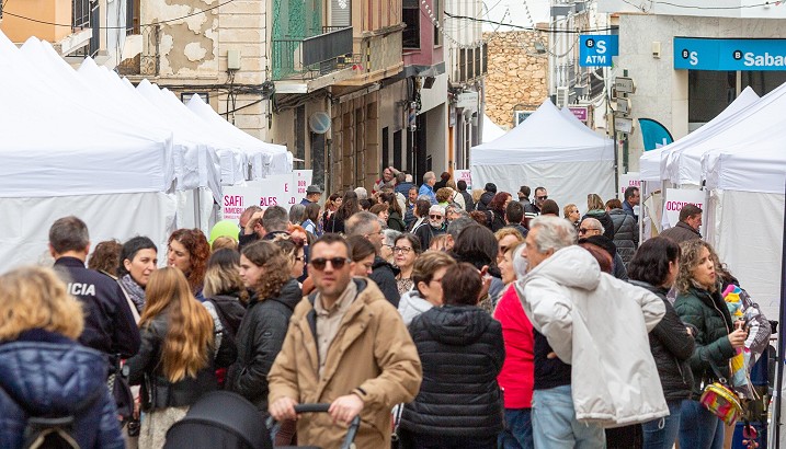La Fiesta del Comercio vuelve a llenar las calles en Pedreguer