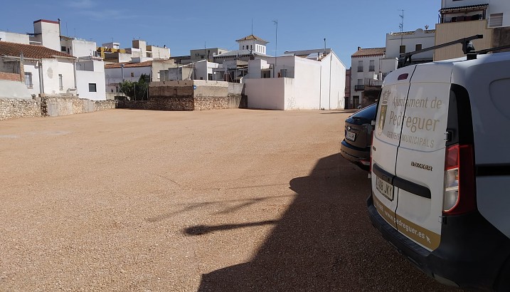 El Ayuntamiento de Pedreguer finaliza la habilitación del aparcamiento en la céntrica calle Maestro Serrano