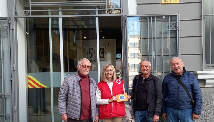 Euroclub Dénia dóna 500 € al voluntariat de Creu Roja de Pedreguer