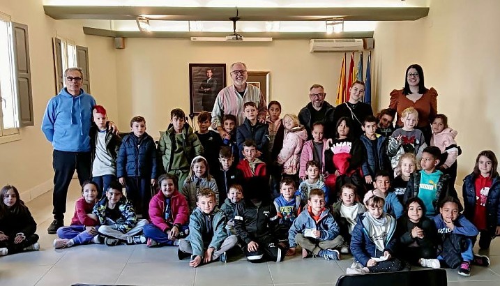 Alumnos y alumnas del CEIP El Alfàs de Pedreguer visitan su Ayuntamiento