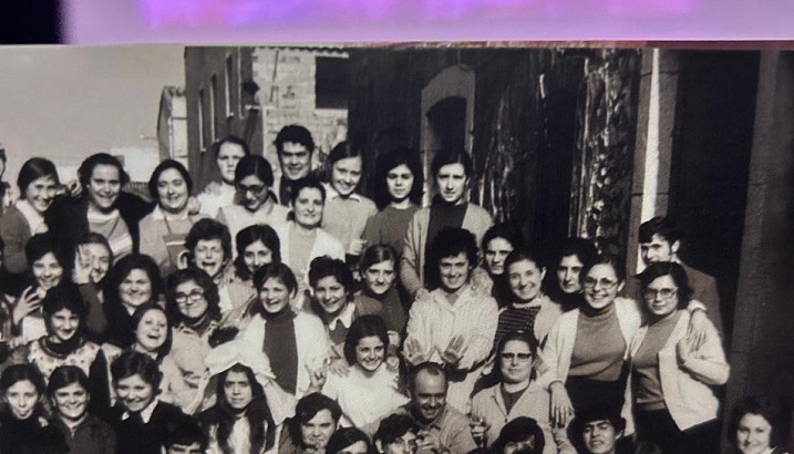 Pedreguer emociona amb la presentació de l’estudi Agarrar Màquina